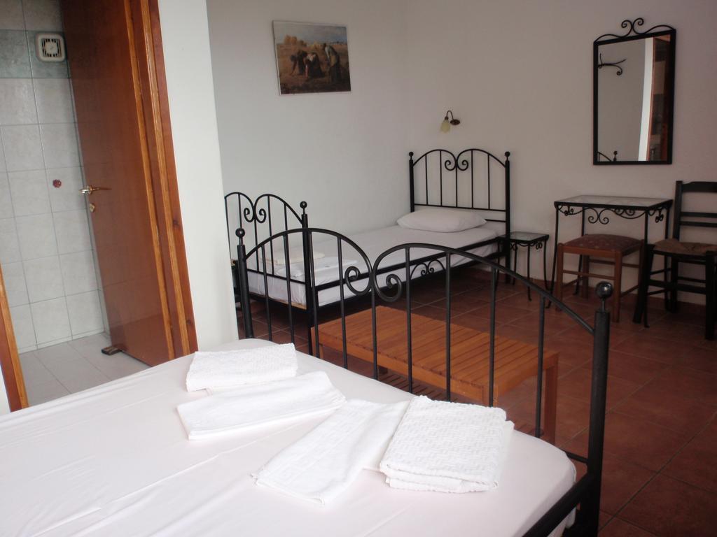 Petrouda'S Apartments ซาโมทราคี ภายนอก รูปภาพ